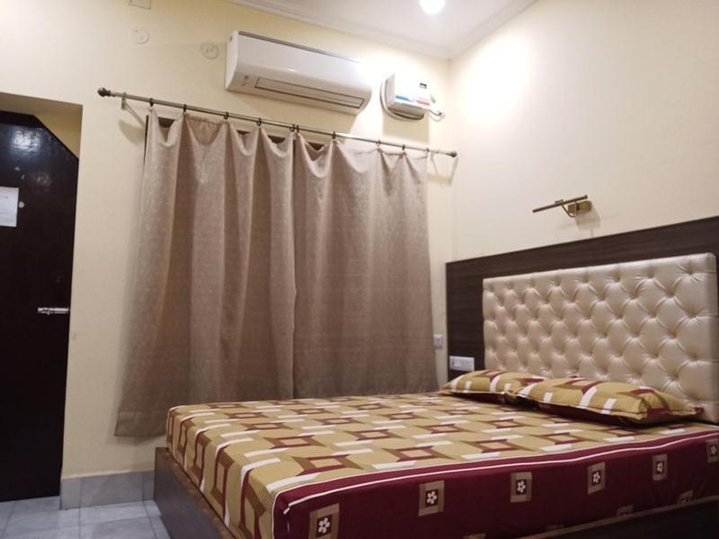 Scindhia Guest House Varanasi Esterno foto